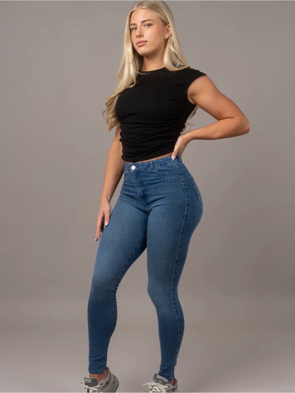 FITJEANS 360 High-Rise Azure Blue Skinny Jeans. Women’s Size Small (4-6)